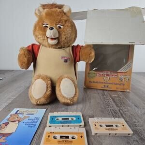Vintage Teddy Ruxpin 1985 World Of Wonder Talking Teddy Bear With Box And Tapes